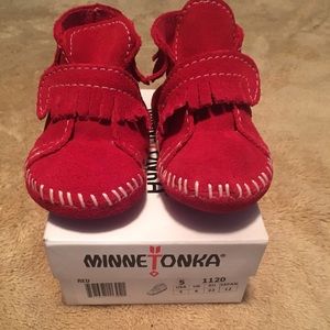 ❤️SOLD❤️Minnetonka Front Strap Bootie